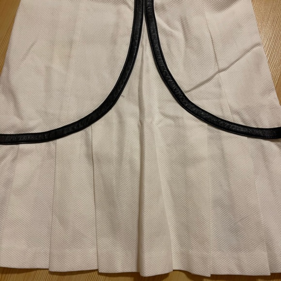 Foley Dress - Picture 2 of 6